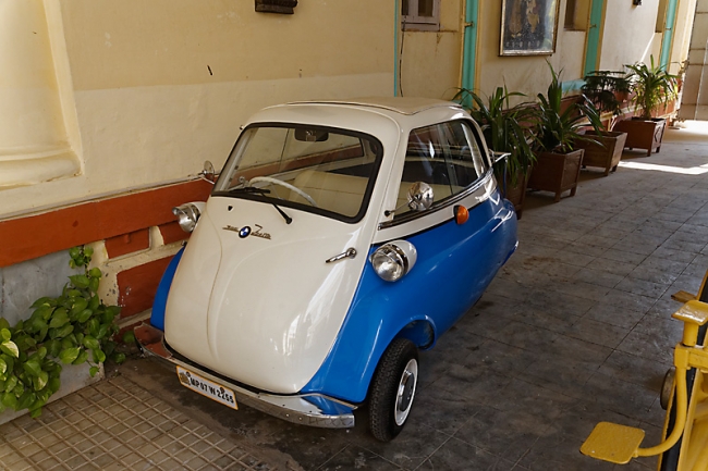 Gwalior-Jaivilas palace-040